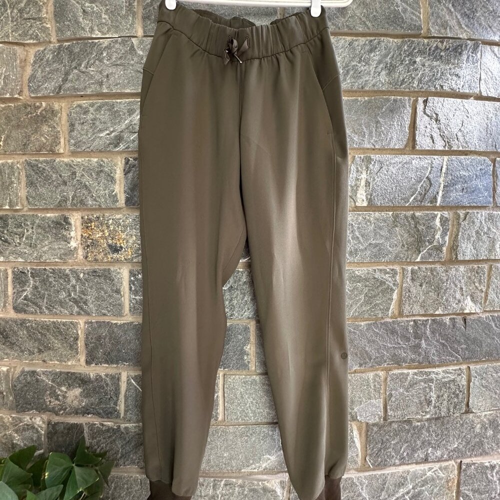 Lululemon On the Fly Jogger